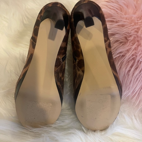 Nine West Faux Fur Leopard Fur Heeled Booties Sz 6 - Picture 5 of 9